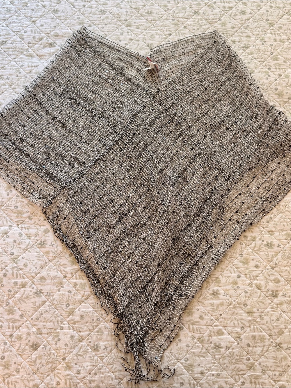 Y2k Libian gray & black knit poncho with fringe
